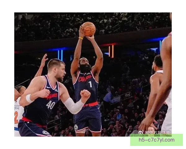 泰伦卢不满判罚 小卡担责祖巴茨获赞