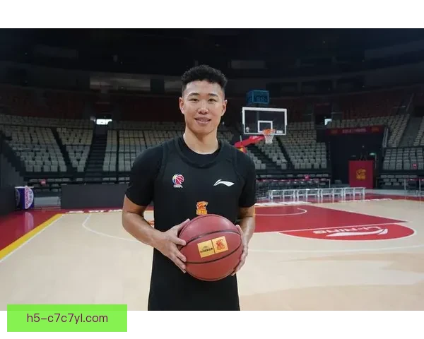 贺希宁感恩全明星首发回馈球迷